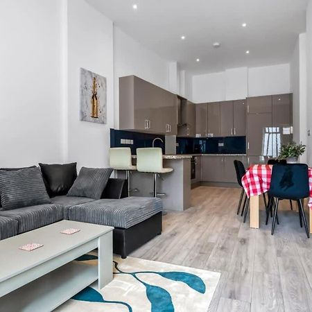 Lovely 1 Bedroom Apartment In Central Woking Exteriér fotografie