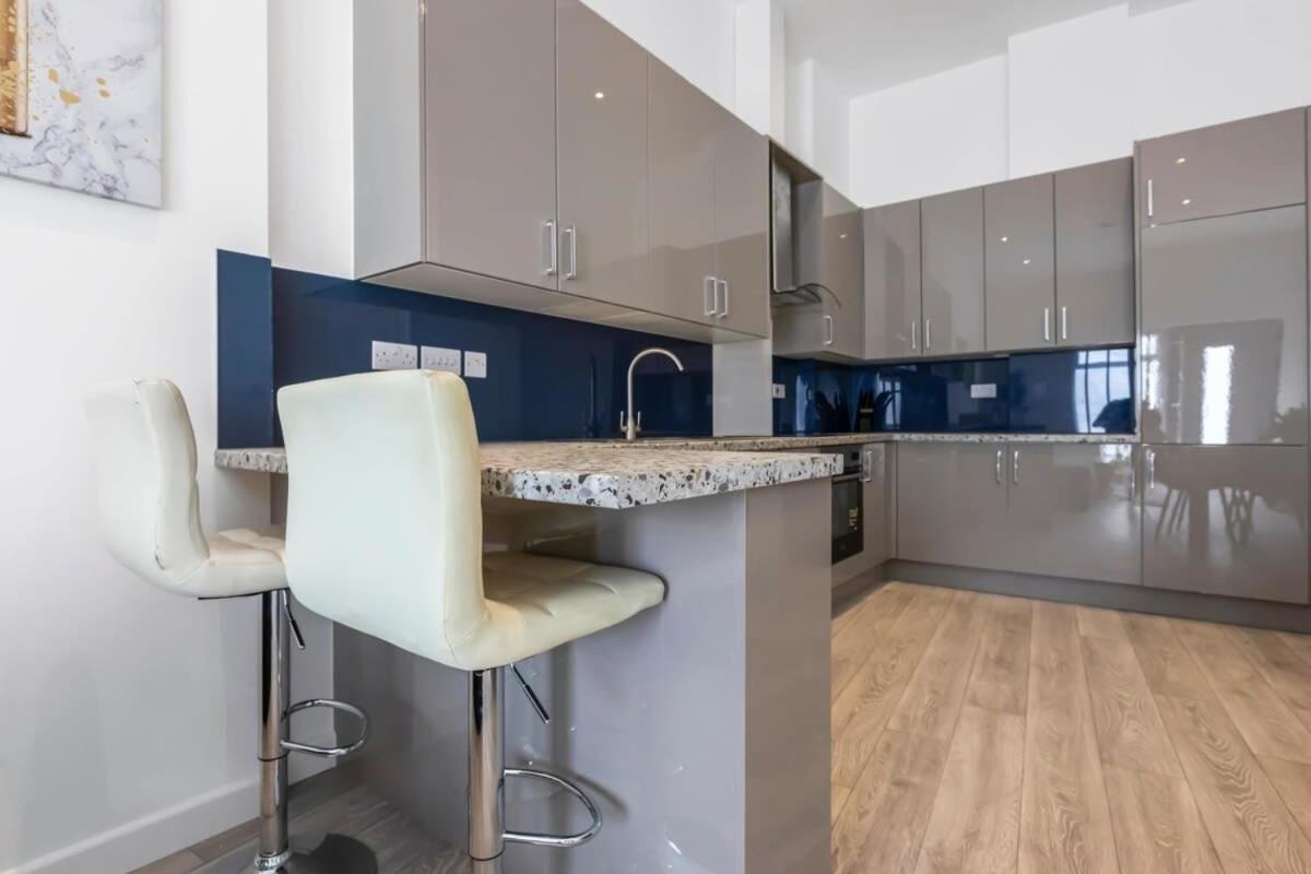 Lovely 1 Bedroom Apartment In Central Woking Exteriér fotografie