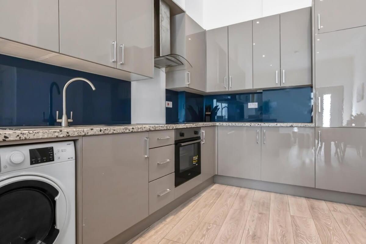 Lovely 1 Bedroom Apartment In Central Woking Exteriér fotografie