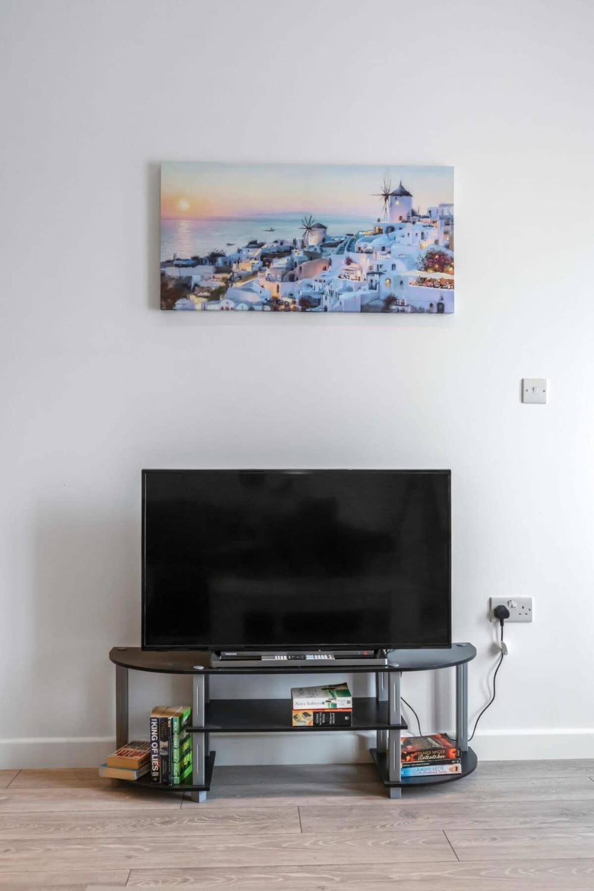 Lovely 1 Bedroom Apartment In Central Woking Exteriér fotografie