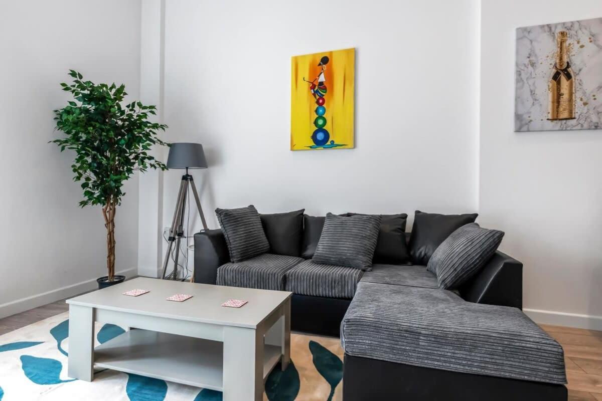 Lovely 1 Bedroom Apartment In Central Woking Exteriér fotografie